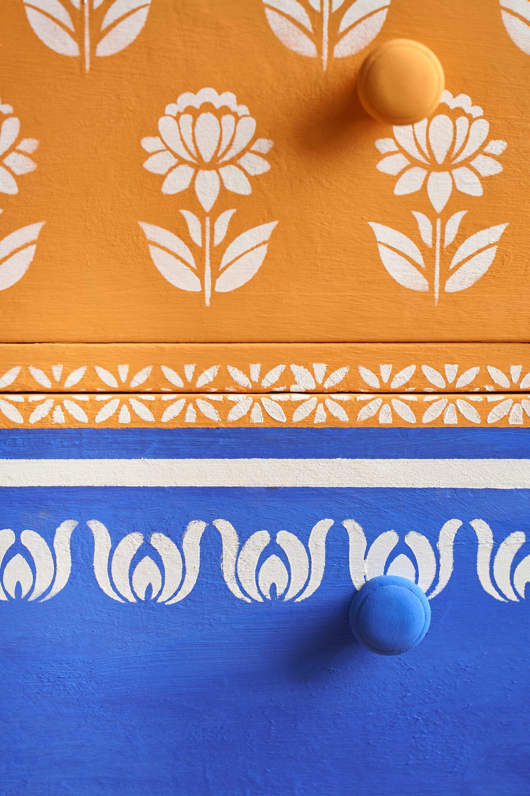 Annie Sloan x Nicolette Tabram - Bujera Border Stencil - Rajasthan Collection
