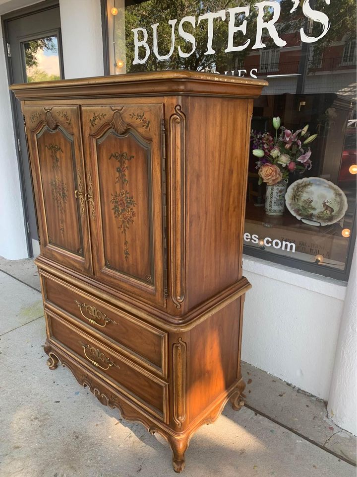 Drexel Brittany Heritage French Provincial Louis XV Armoire