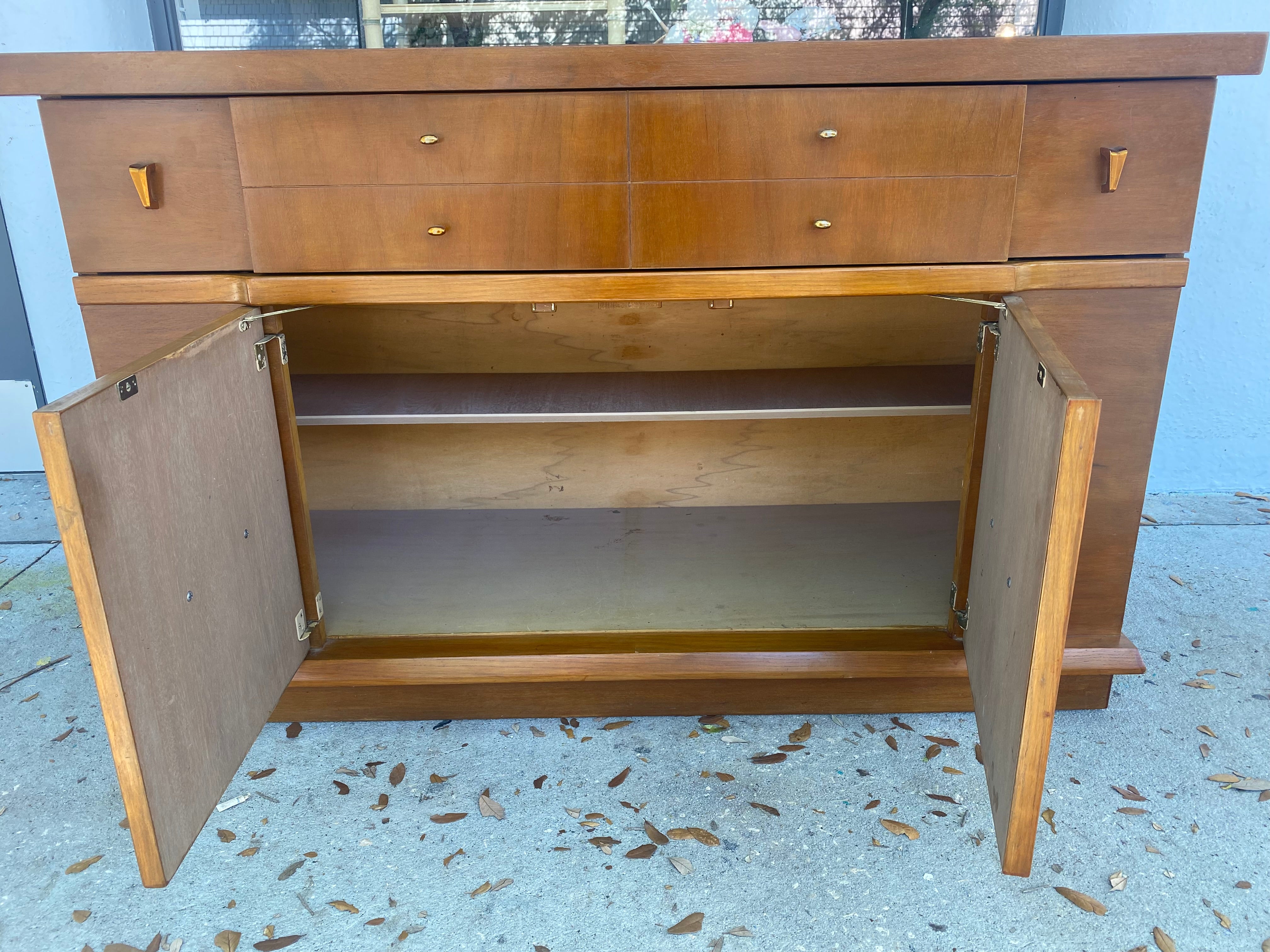 Basic-Witz Sideboard