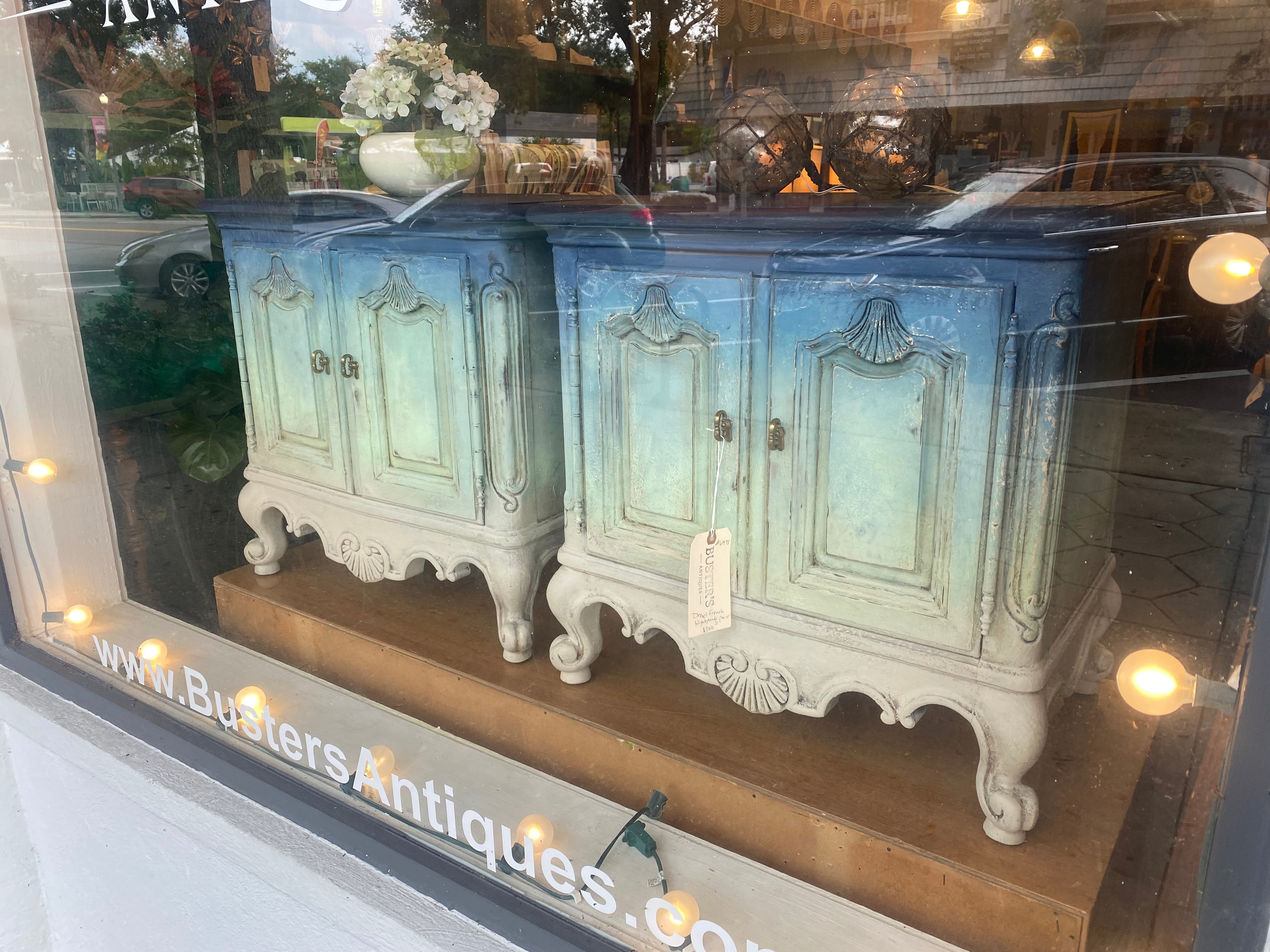 Drexel Brittany Heritage French Provincial Louis XV Nightstands, Pair