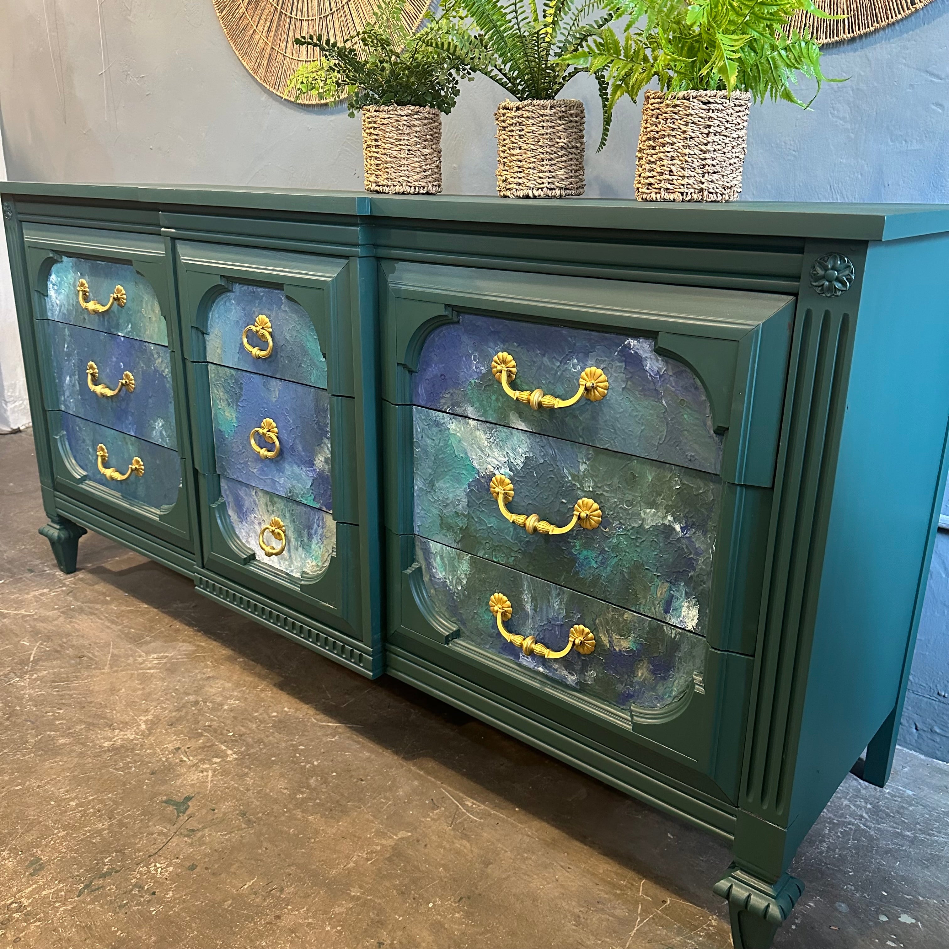 Vintage American of Martinsville French Regency Dresser