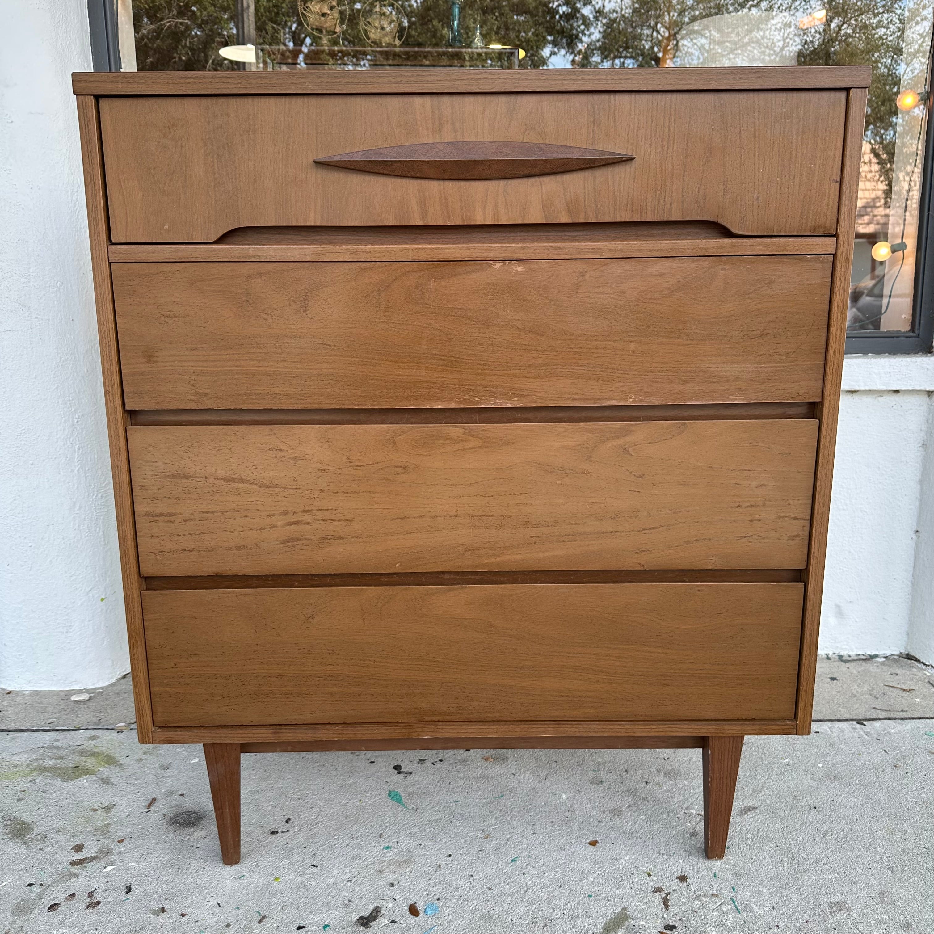 kroehler mid century modern dresser Original Mid-century Modern KROEHLER Dresser. Rare Find - This Item is Hard to Come By!