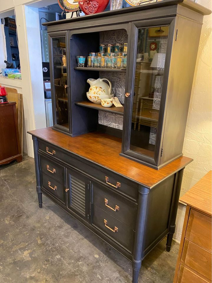 Drexel "Sirocco" China Cabinet