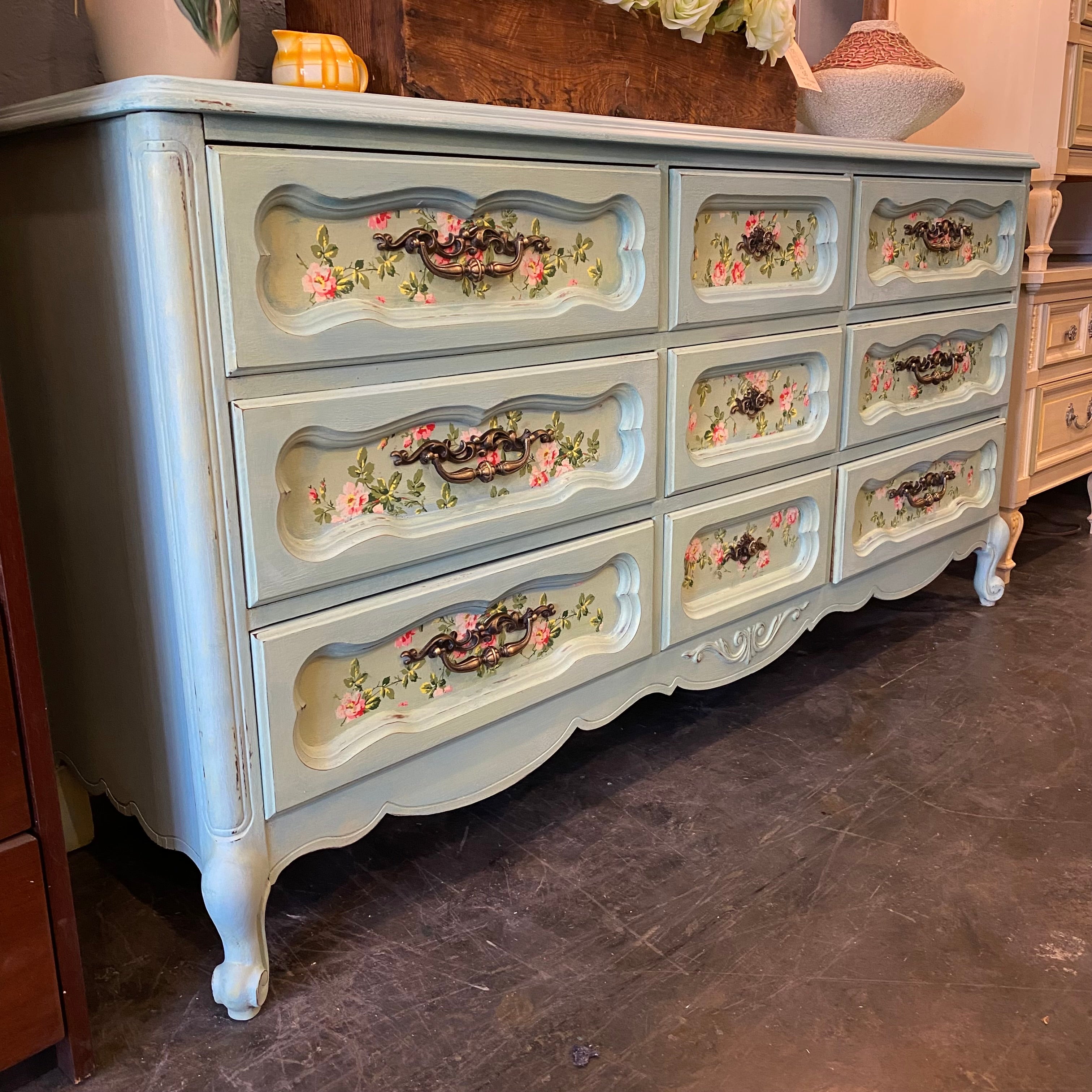 Vintage French Provincial Dresser
