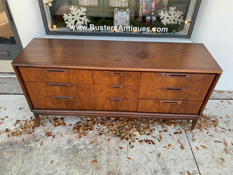 United Furniture Mid Century 9 Drawer Lowboy Dresser