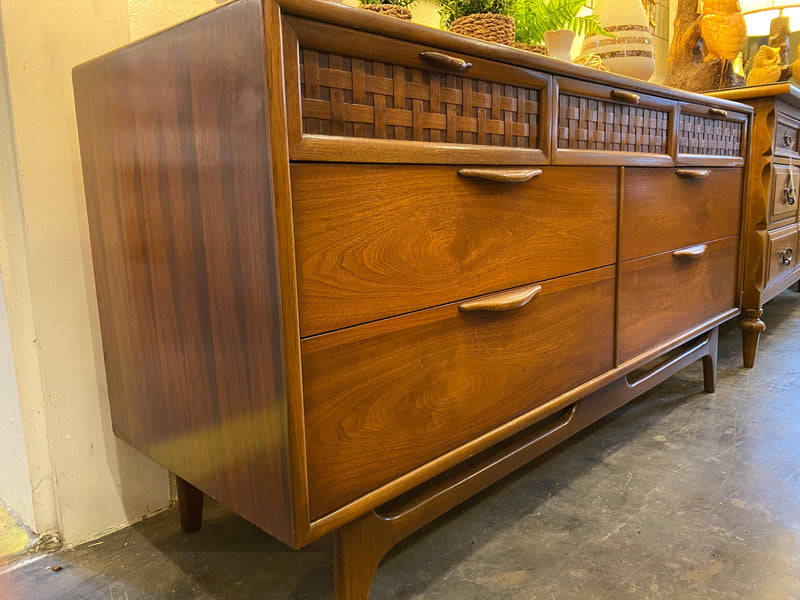 Lane Perception Mid-Century 7 Drawer Dresser