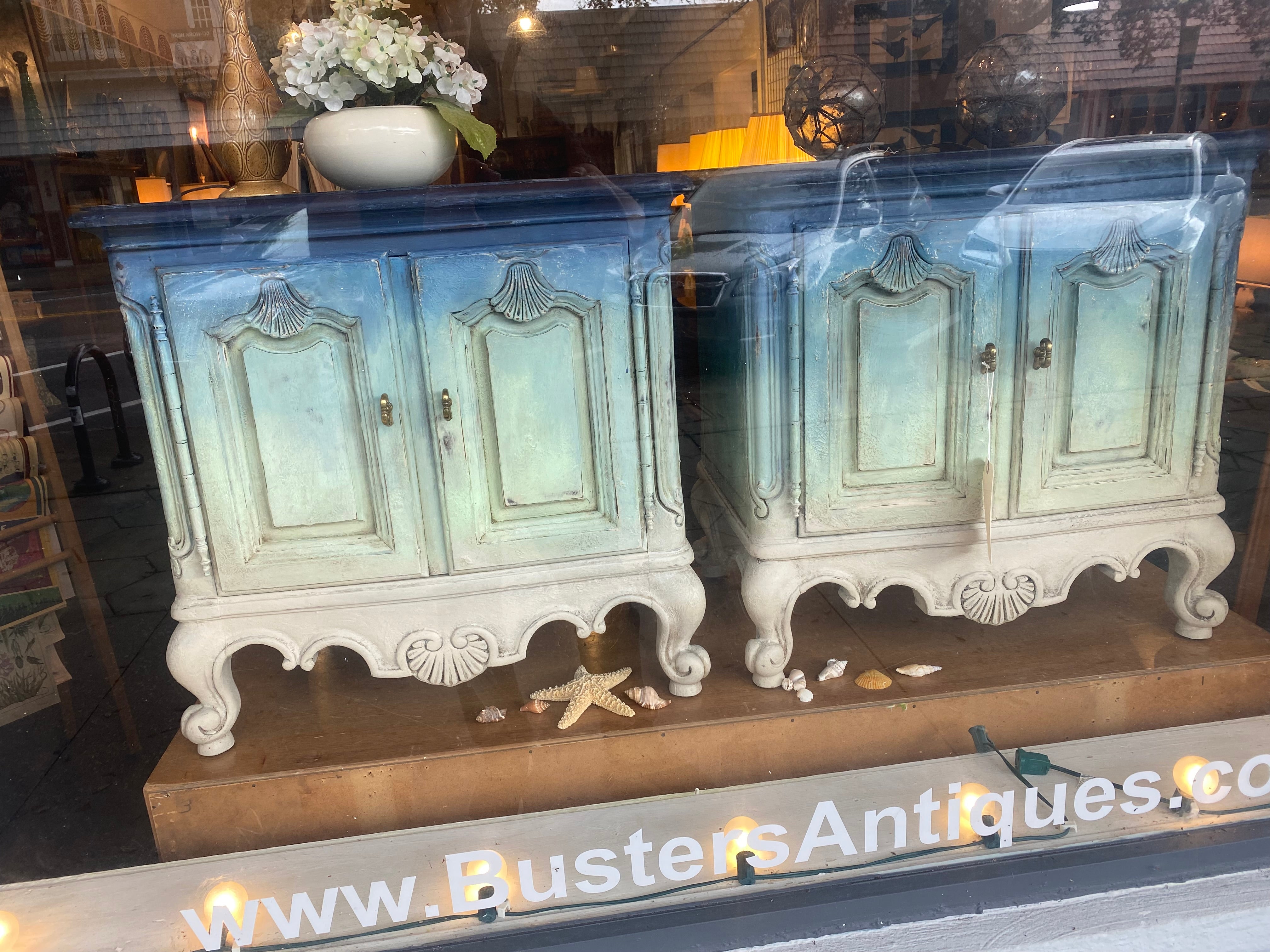 Drexel Brittany Heritage French Provincial Louis XV Nightstands, Pair