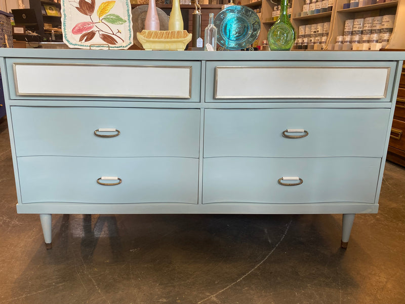 Bassett Mid Century Six Drawer Dresser