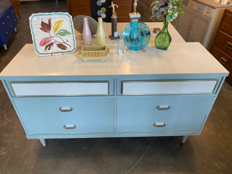 Bassett Mid Century Six Drawer Dresser